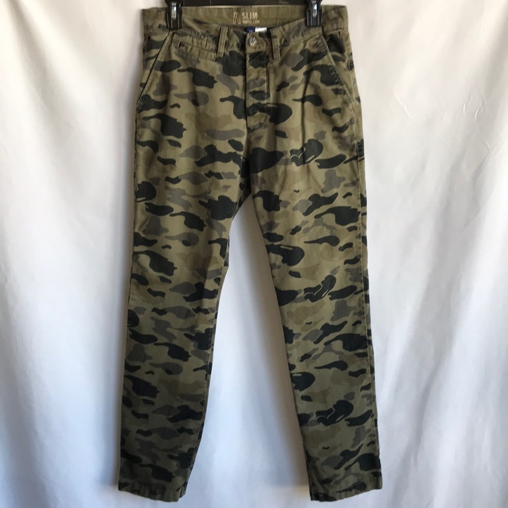 H&M Divided slim low waist cotton green and black camo pants, size 30 x 30